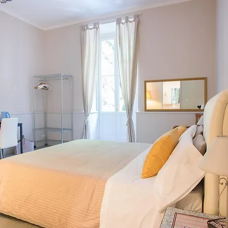 Le Grazie Oda ve Kahvaltı 3*